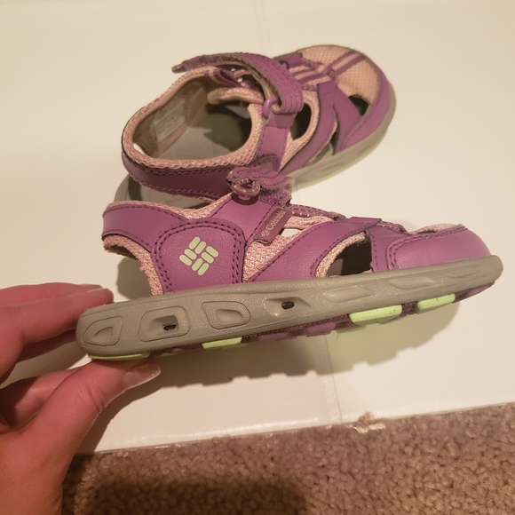 Columbia girl sandals size 10 toddler - Picture 2 of 8